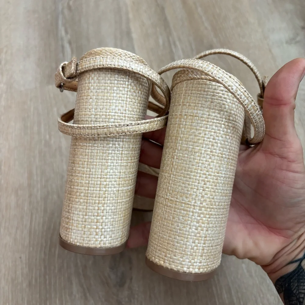 NWOB Lulu’s Brocktan Platform‎ Sandals